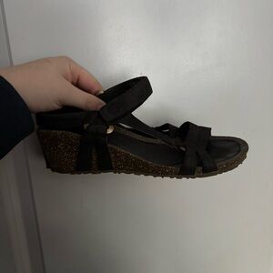 Teva Women’s 6 Black Leather Ventura Cork 2 Wedge Sandals